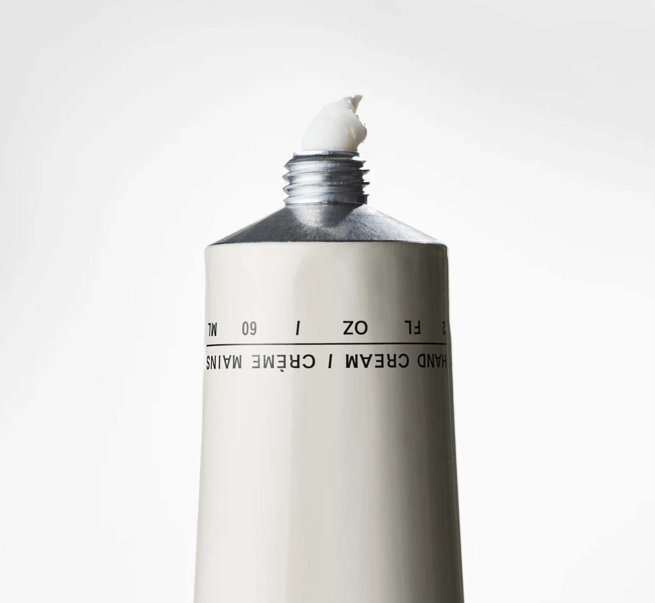 Salt & Stone Hand Cream Neroli & Basil sfeer